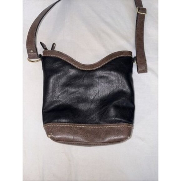 b.o.c. Born Concept Marwick Charging Crossbody Bag - Picture 2 of 15